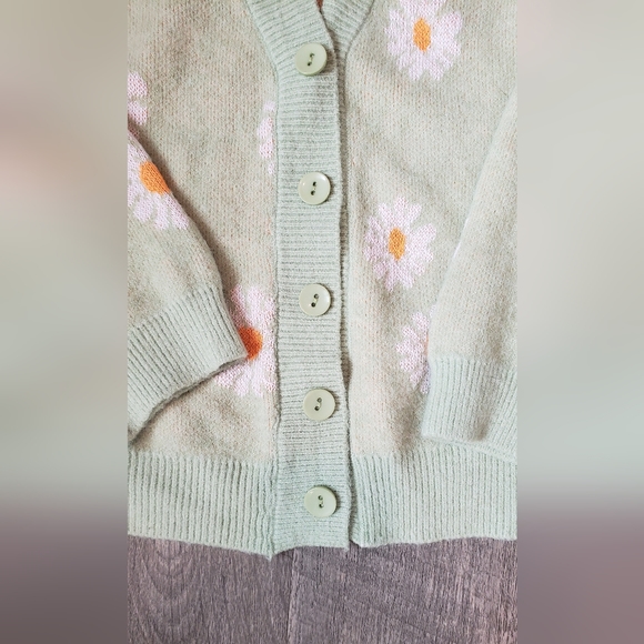 Daisy Sweater - Picture 2 of 2